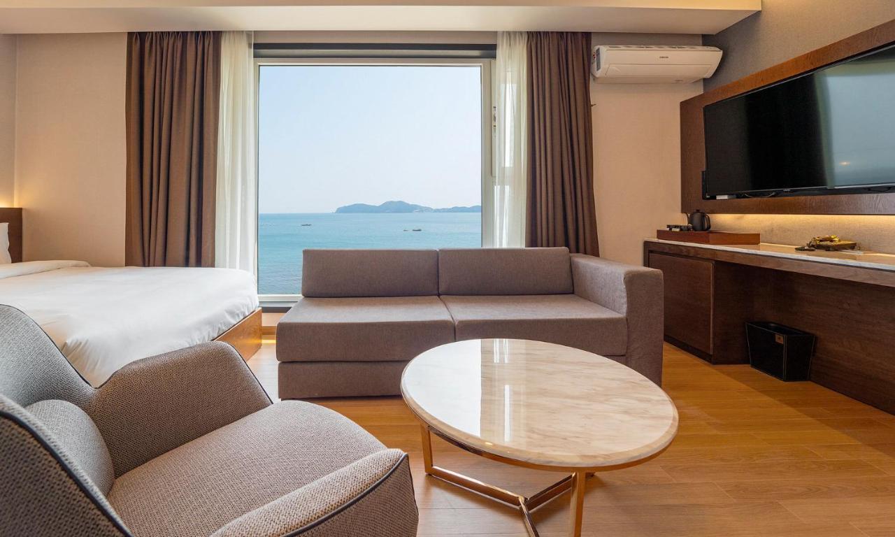 Stubborn Hotel Geoje Exterior foto